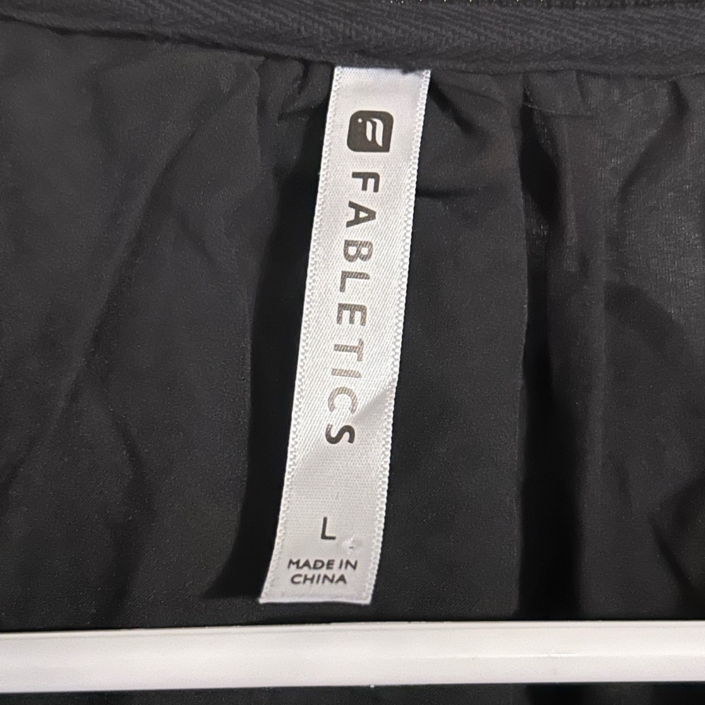 Fabletics | Black Long Sleeve | Size Large - Picture 2 of 5